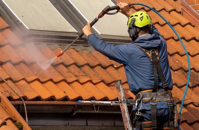 Démoussage et hydrofuge de toiture à Cazedarnes